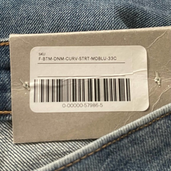 NEW Everlane The Curvy Cheeky Jean in Mid Blue Raw Hem Size 33 Crop - Picture 7 of 8